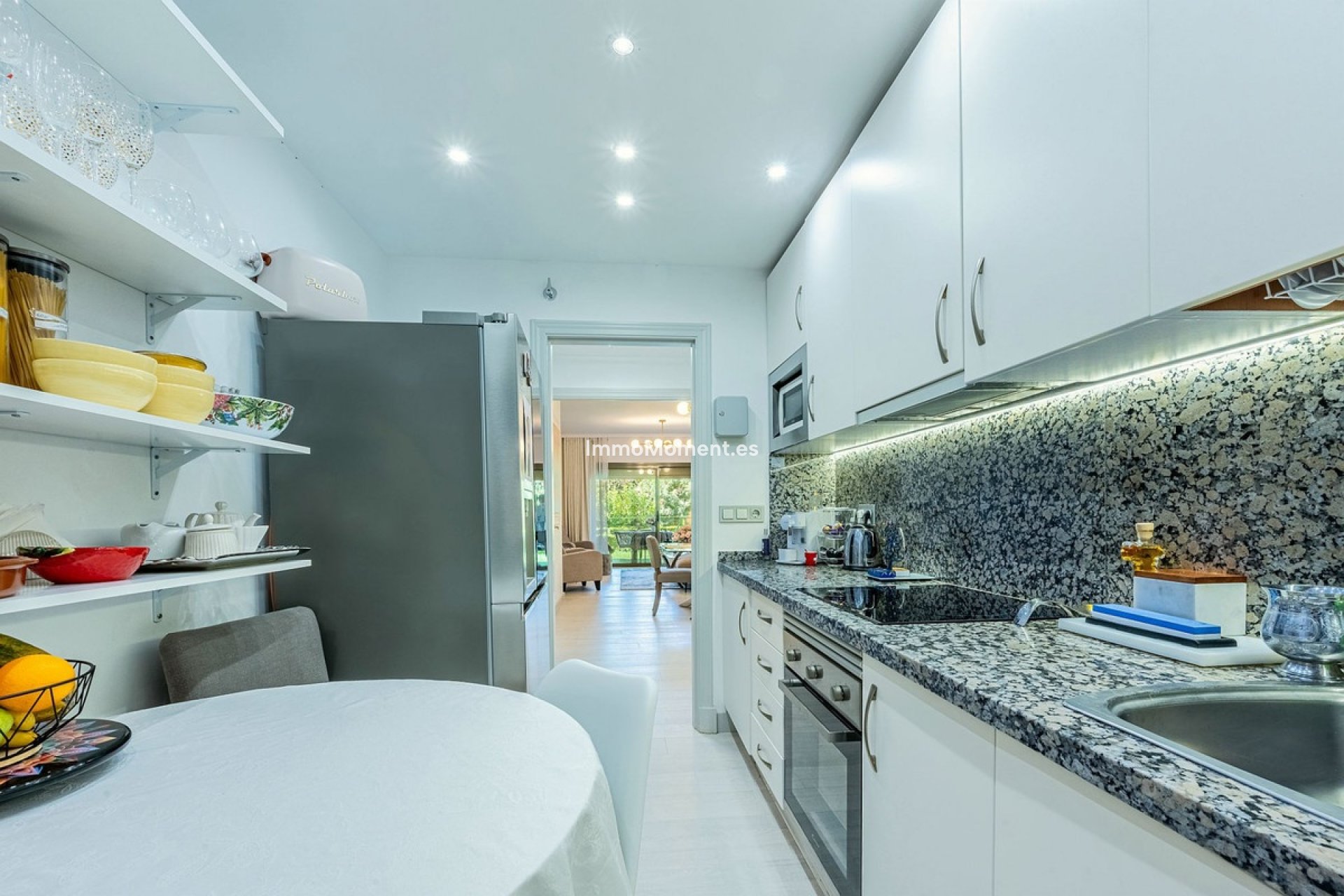 Resale - Apartment - Estepona - Estepona Centro