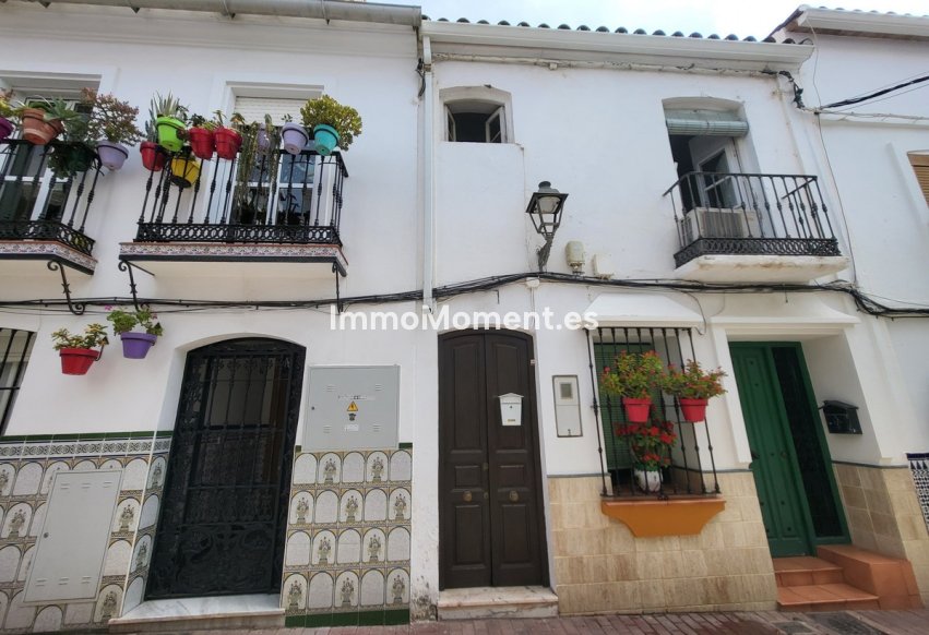 Resale - Apartment - Estepona - Estepona Centro