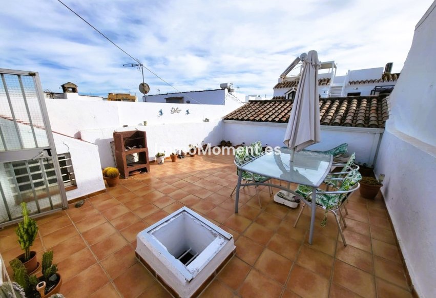 Resale - Apartment - Estepona - Estepona Centro