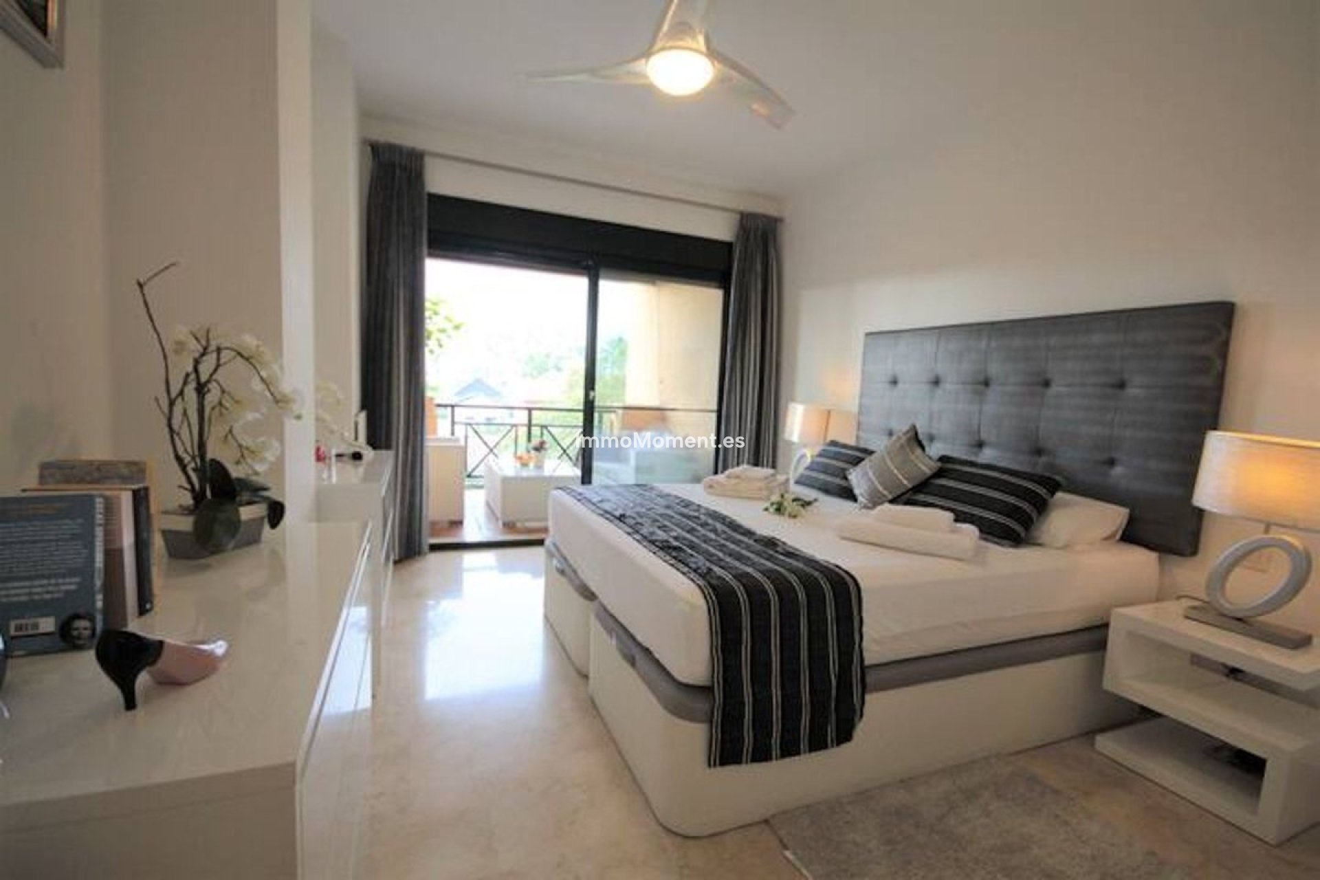 Resale - Apartment - Estepona - Estepona Centro