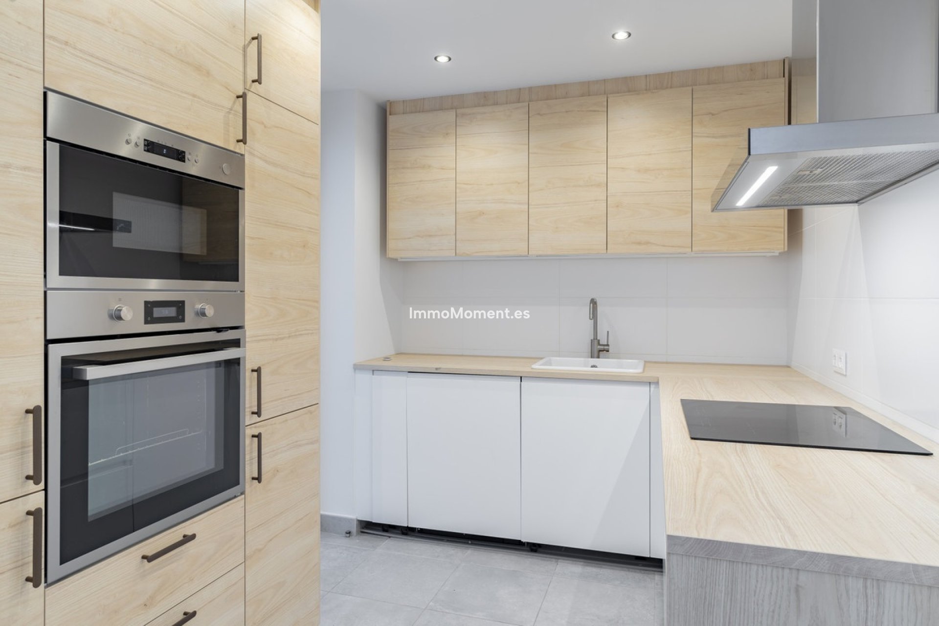 Resale - Apartment - Estepona - Estepona Centro