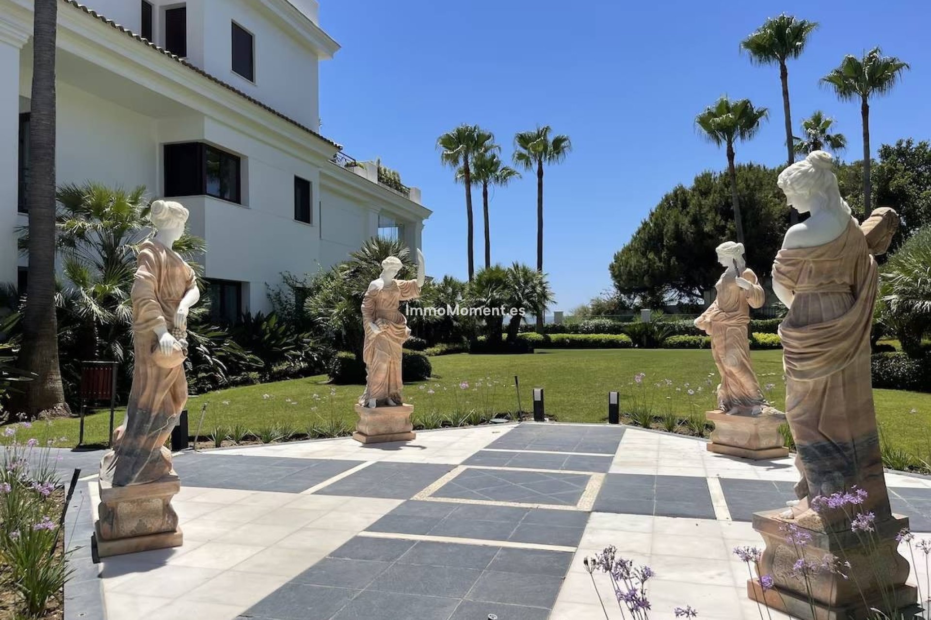 Resale - Apartment - Estepona - Estepona Centro