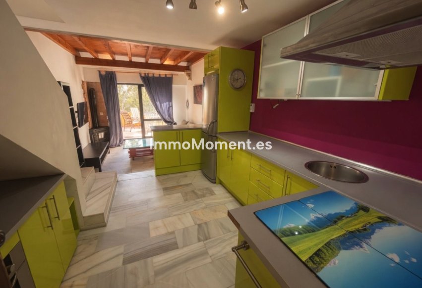 Resale - Apartment - Estepona - Estepona Centro