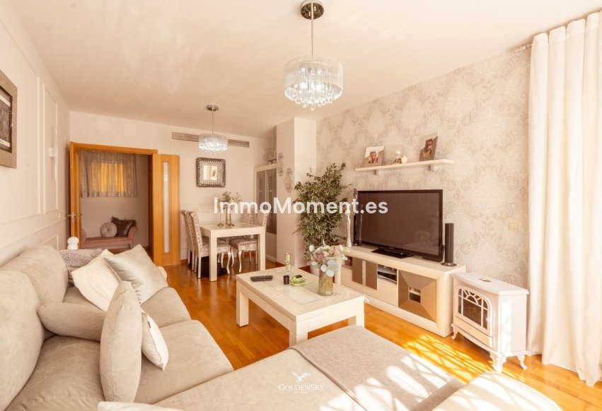 Resale - Apartment - Estepona - Estepona Centro