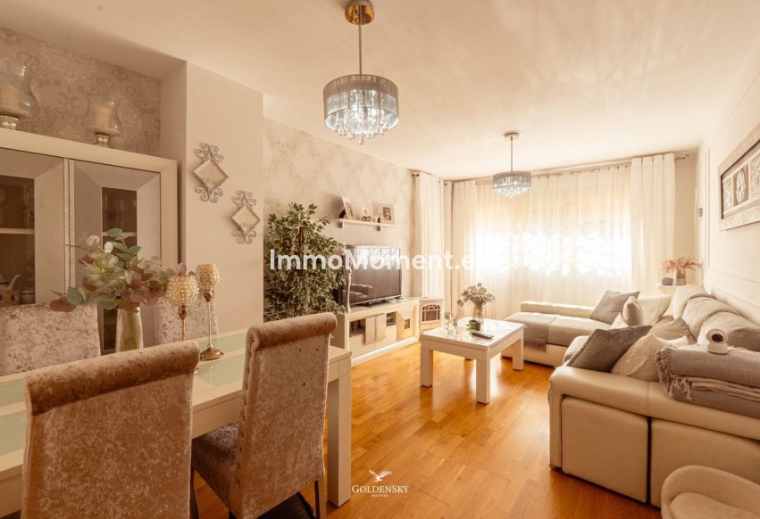 Resale - Apartment - Estepona - Estepona Centro