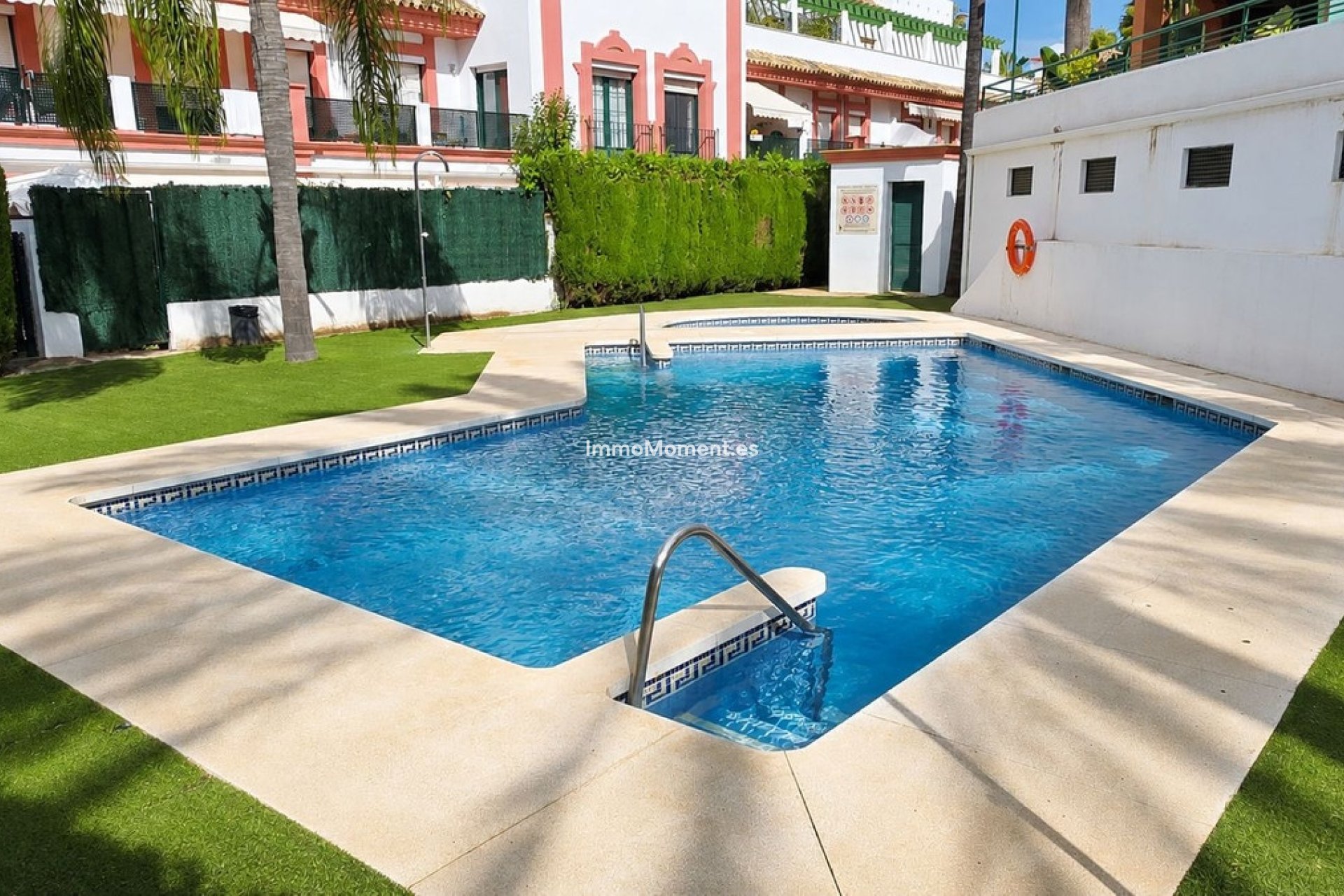 Resale - Apartment - Estepona - Estepona Centro