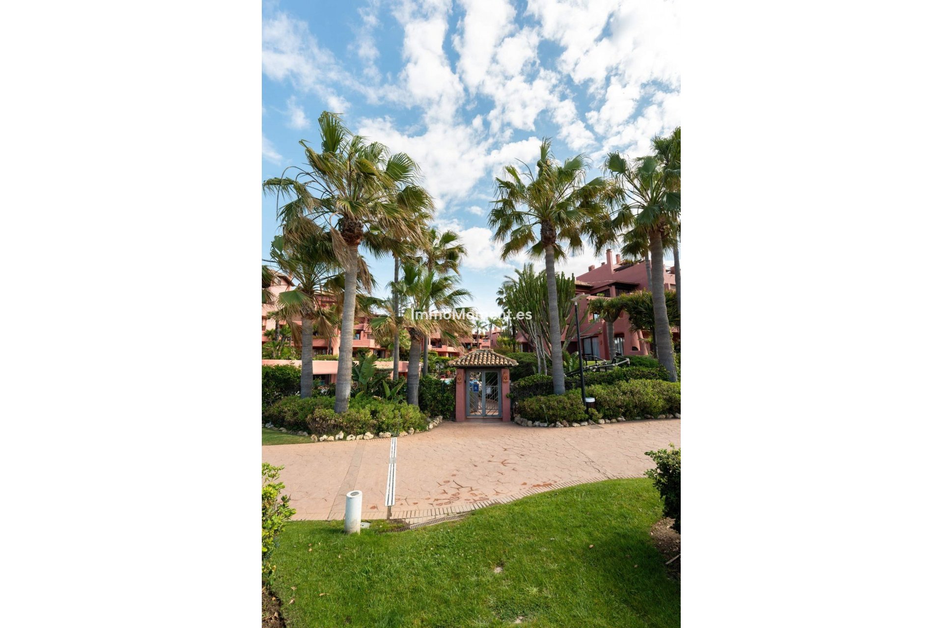 Resale - Apartment - Estepona - Estepona Centro