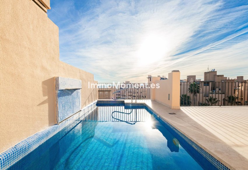Resale - Apartment - Estepona - Estepona Centro