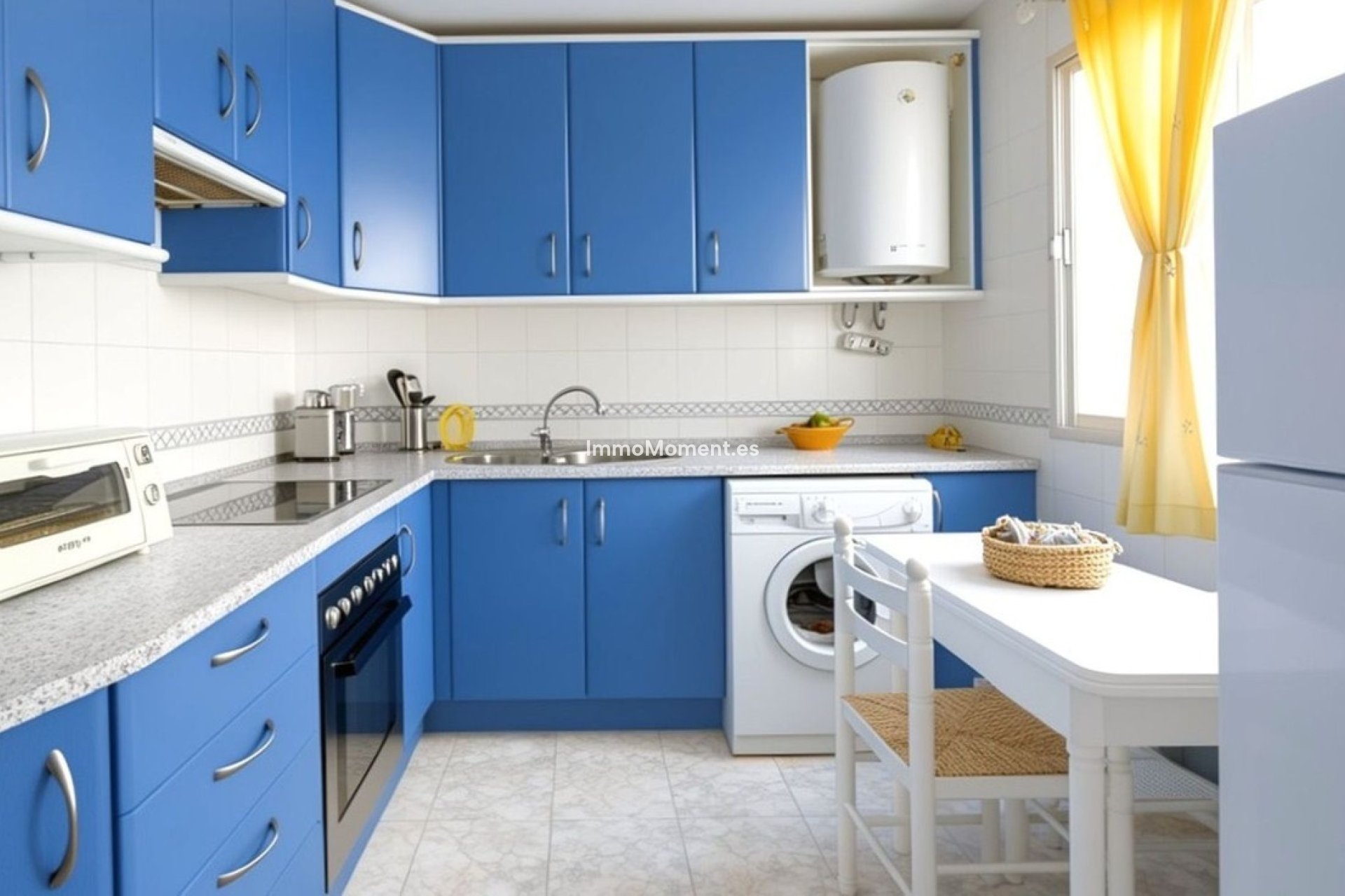 Resale - Apartment - Estepona - Estepona Centro