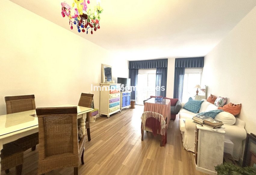 Resale - Apartment - Estepona - Estepona Centro