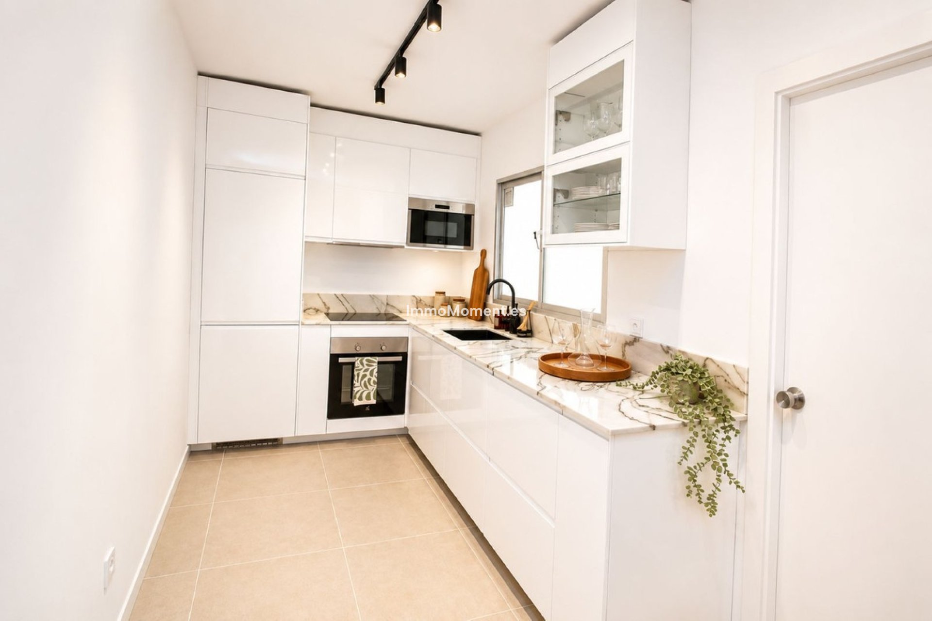 Resale - Apartment - Estepona - Estepona Centro