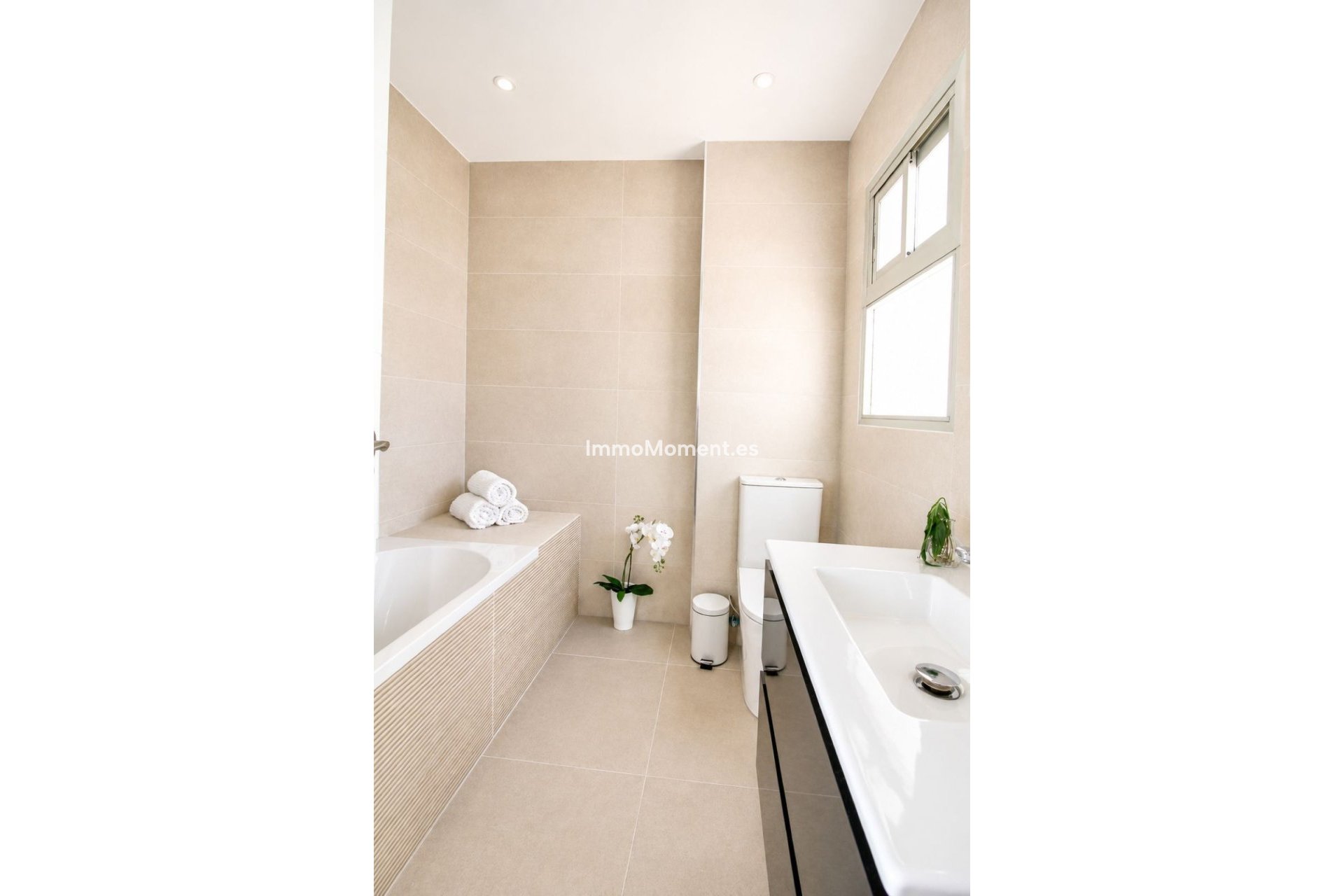 Resale - Apartment - Estepona - Estepona Centro