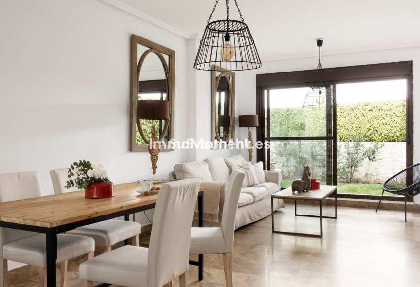 Resale - Apartment - Estepona - Estepona Centro