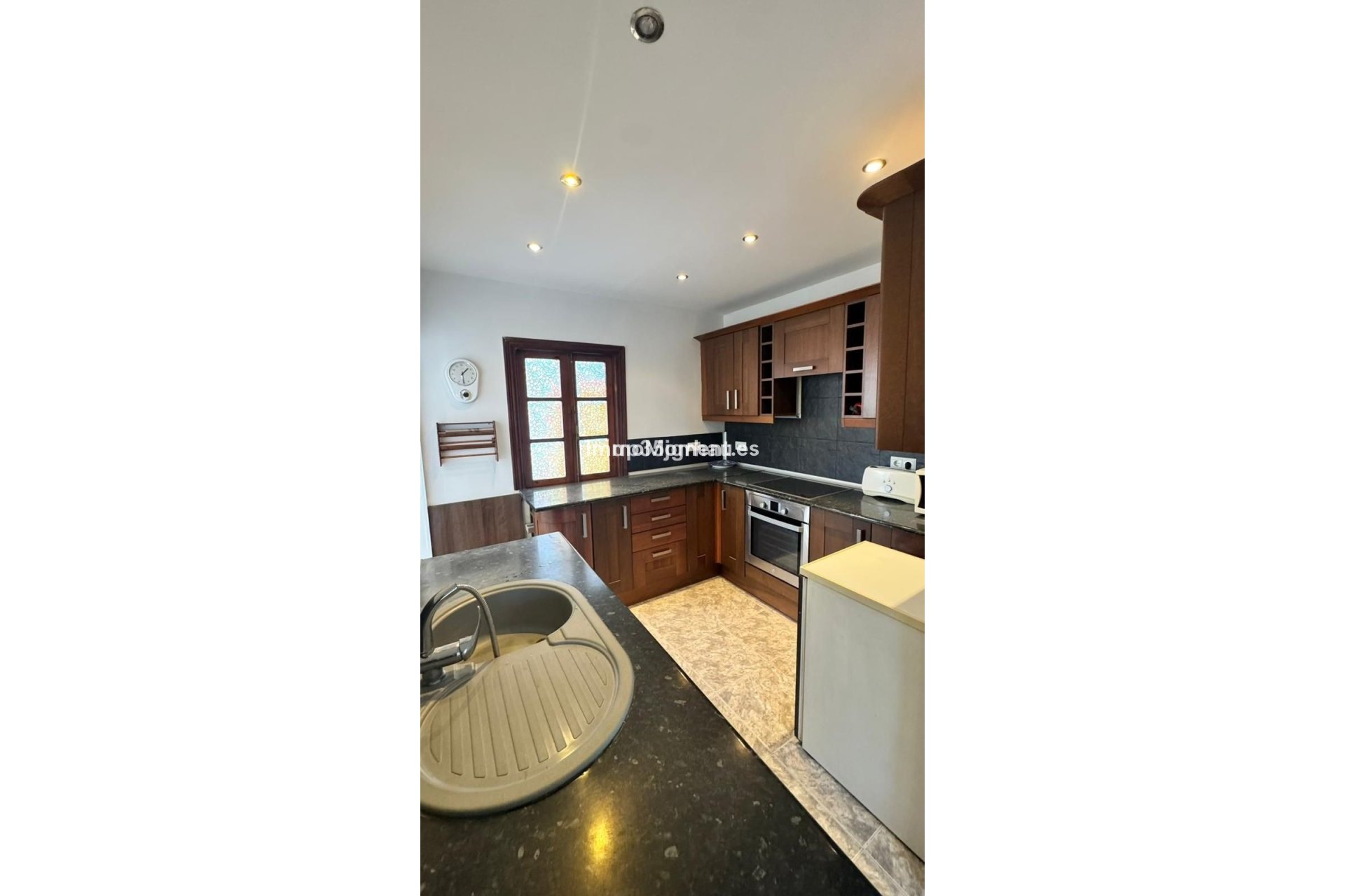 Resale - Apartment - Estepona - Estepona Centro