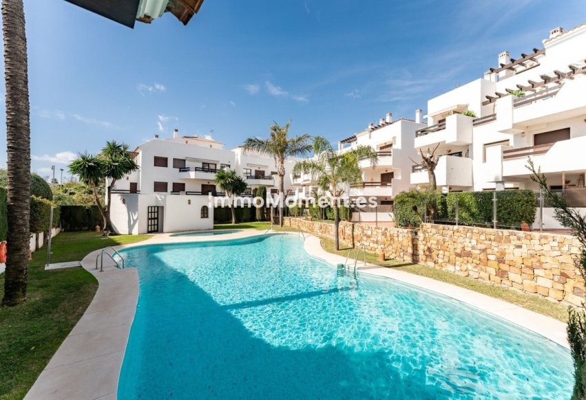 Resale - Apartment - Estepona - Estepona Centro