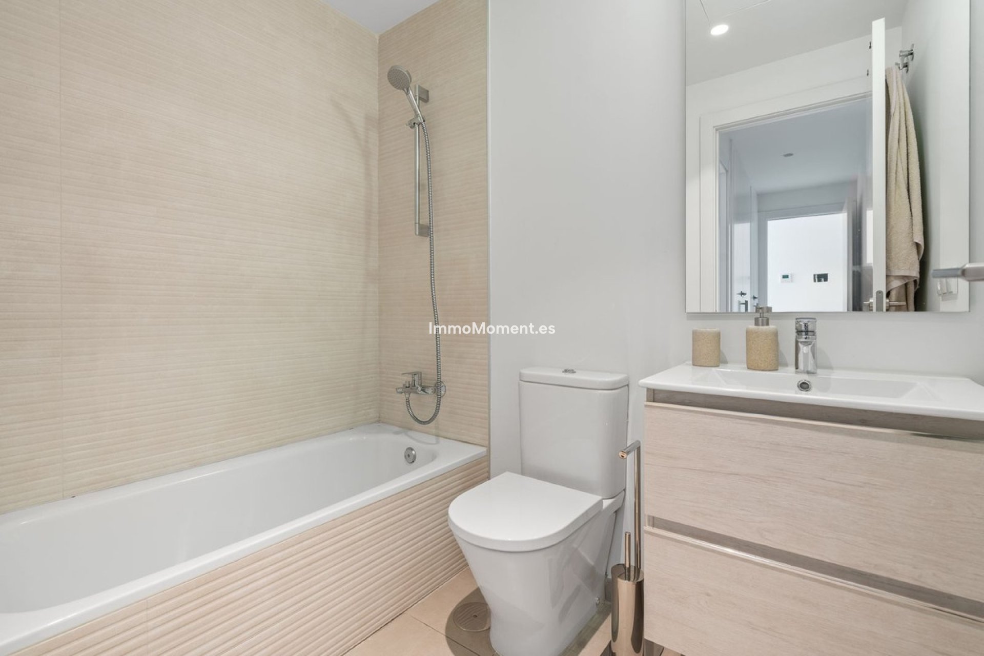 Resale - Apartment - Estepona - Estepona Centro