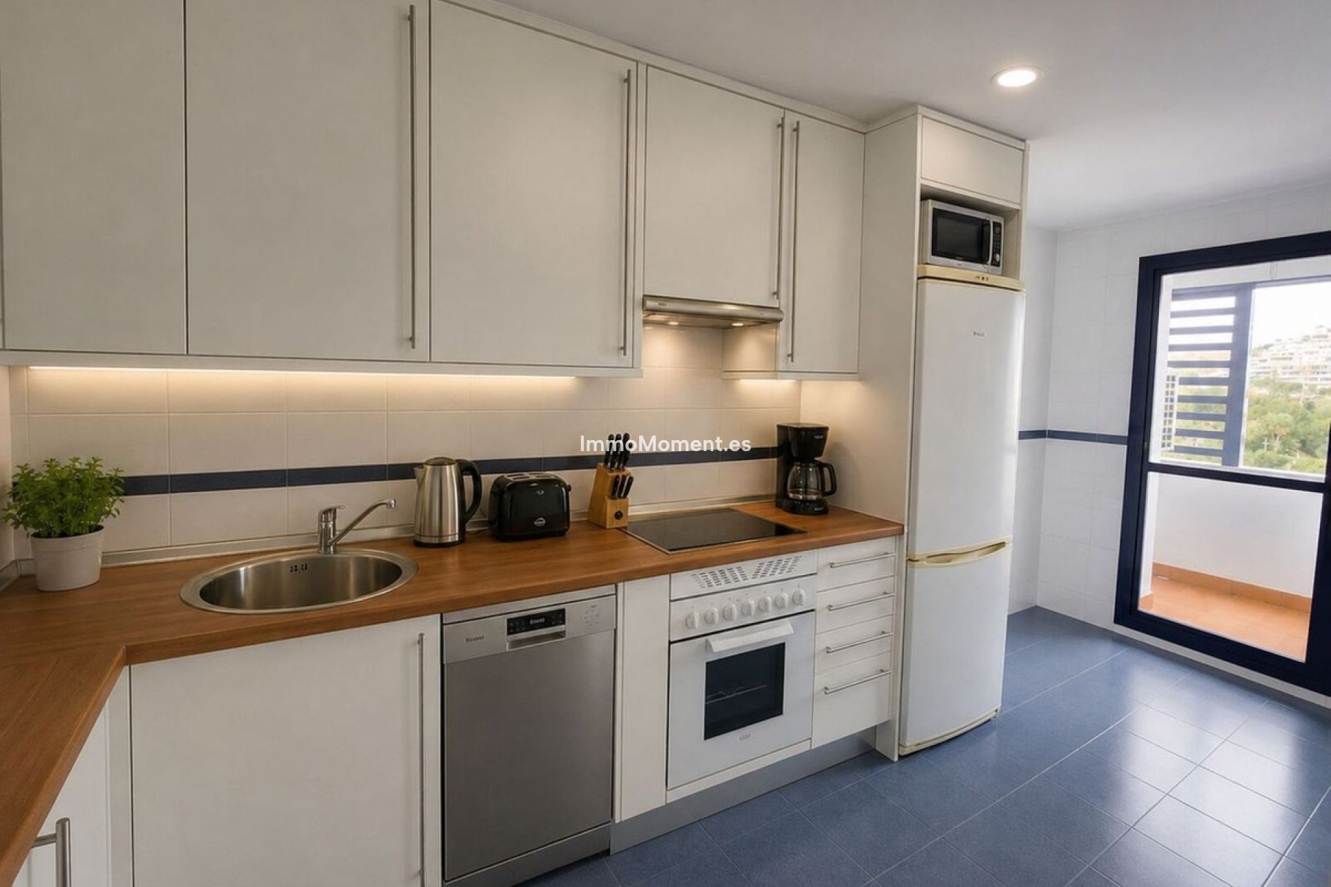 Resale - Apartment - Estepona - Estepona Centro