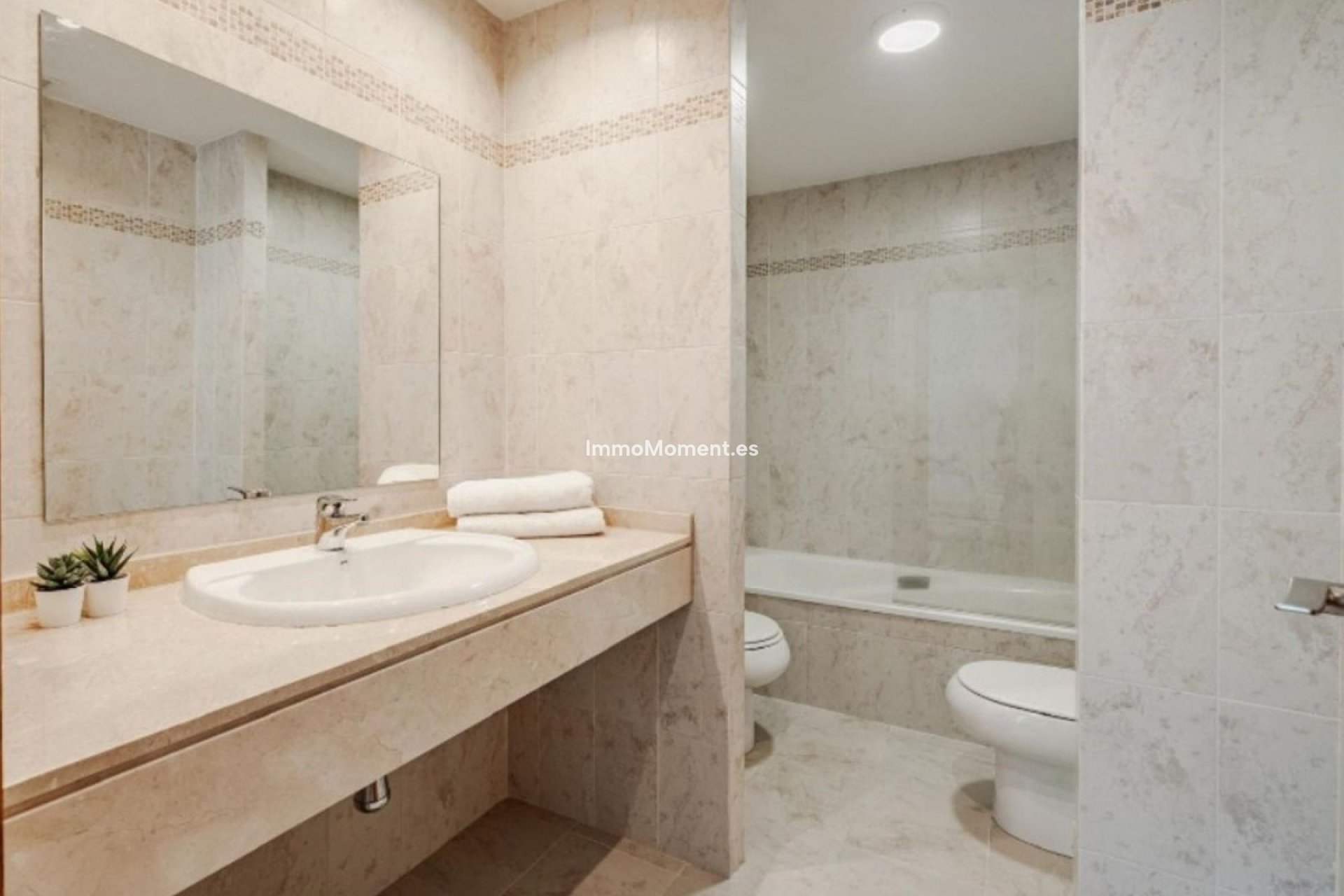 Resale - Apartment - Estepona - Estepona Centro