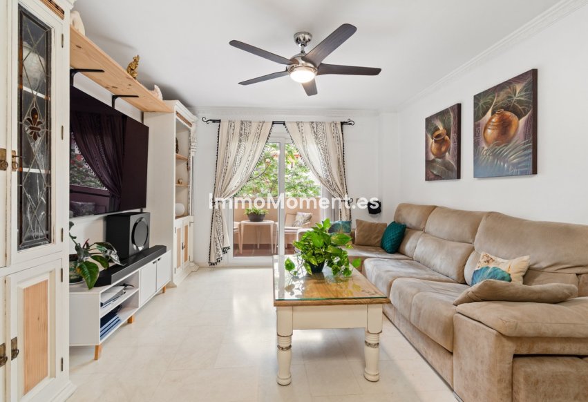 Resale - Apartment - Estepona - Estepona Centro