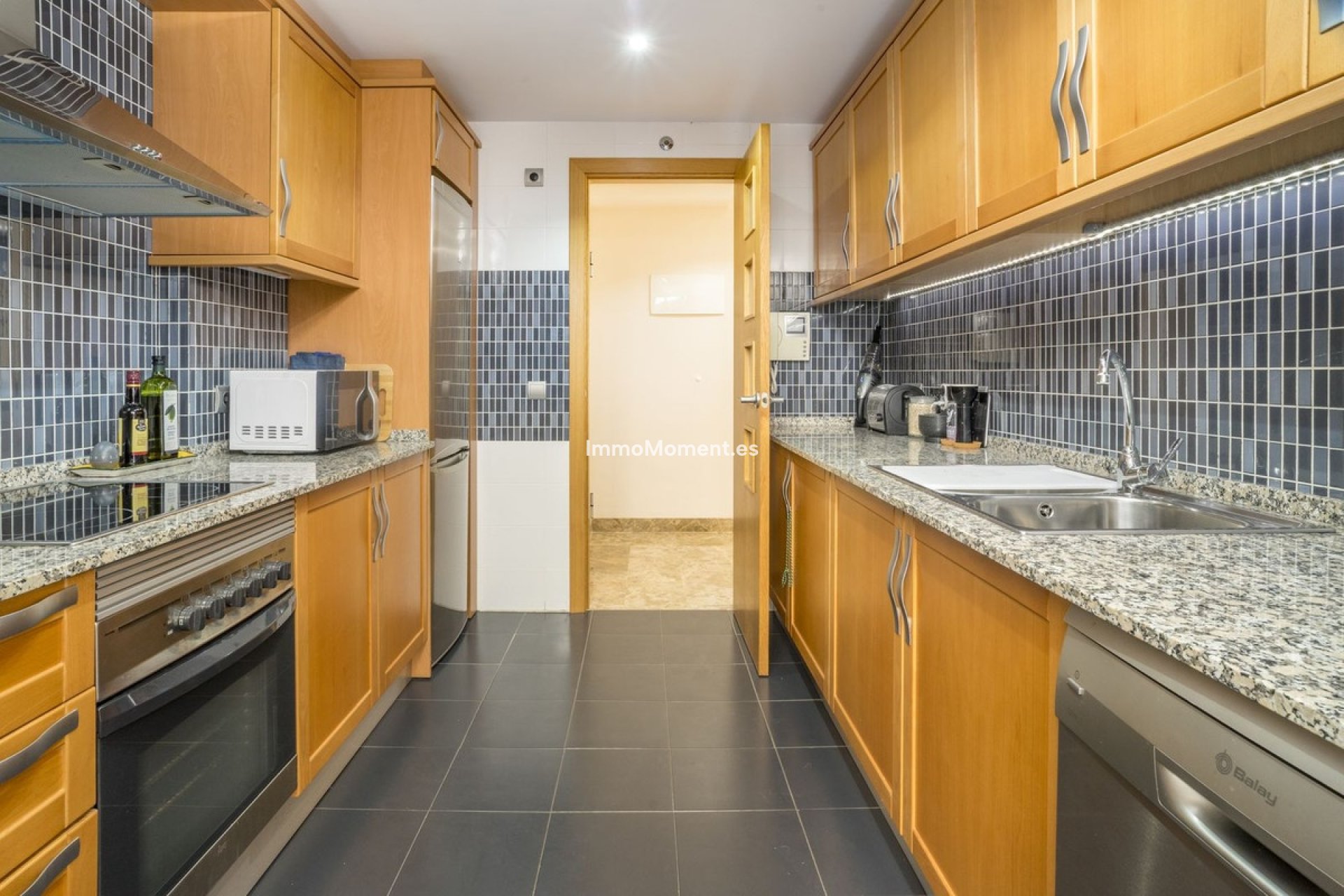 Resale - Apartment - Estepona - Estepona Centro