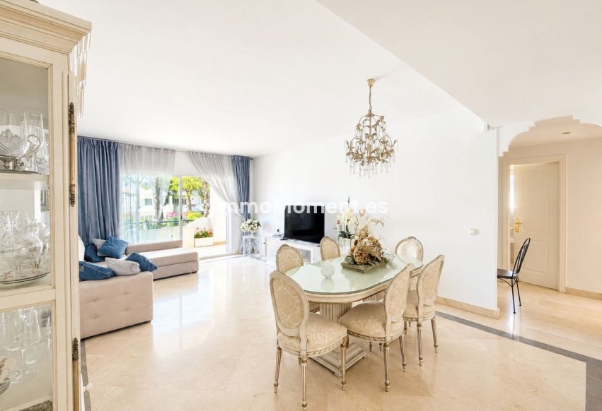 Resale - Apartment - Estepona - Estepona Centro