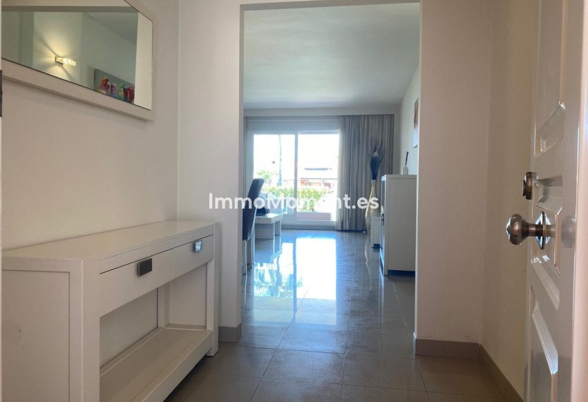 Resale - Apartment - Estepona - Estepona Centro