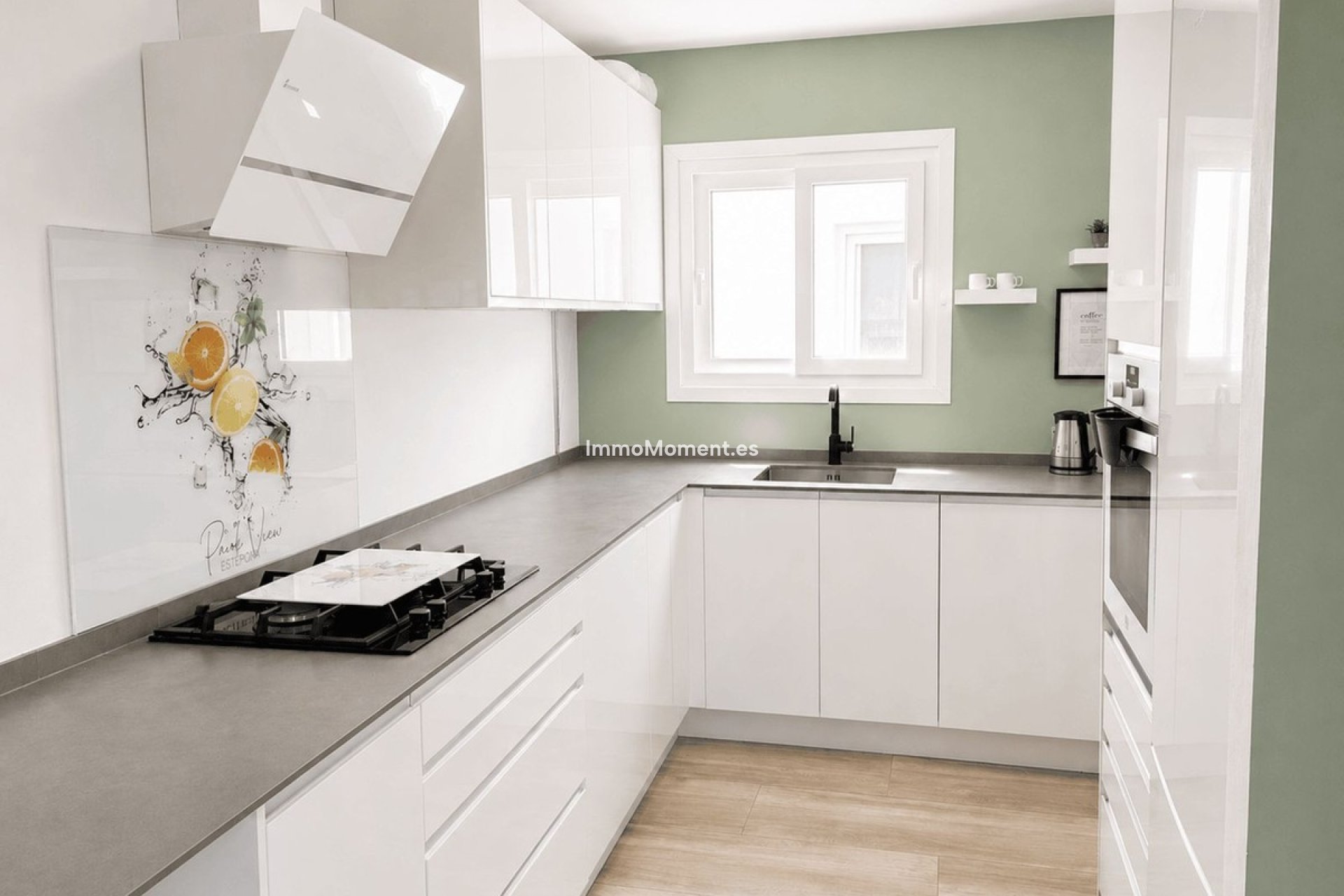 Resale - Apartment - Estepona - Estepona Centro