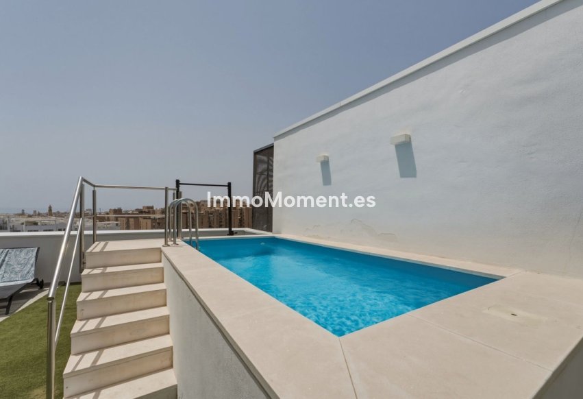 Resale - Apartment - Estepona - Estepona Centro