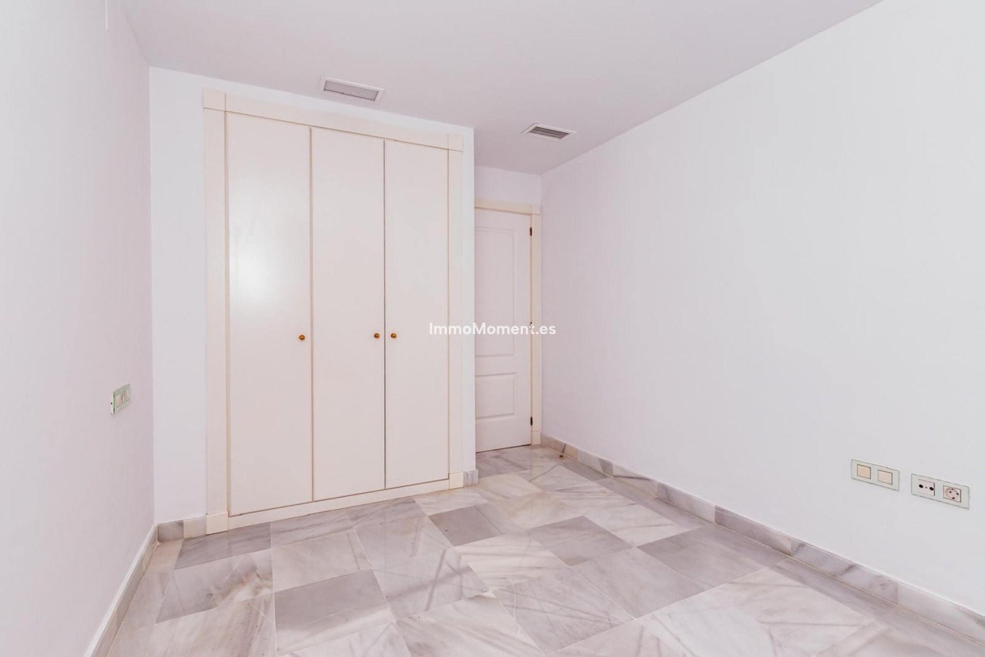 Resale - Apartment - Estepona - New Golden Mile