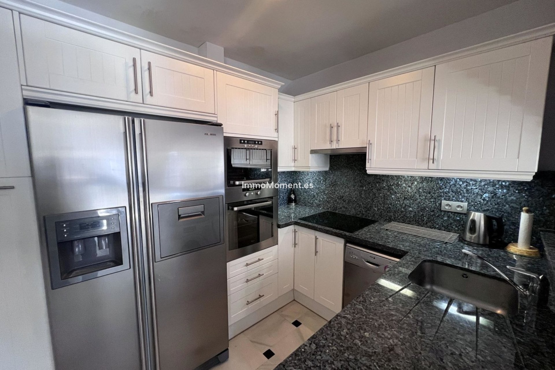 Resale - Apartment - Estepona - New Golden Mile