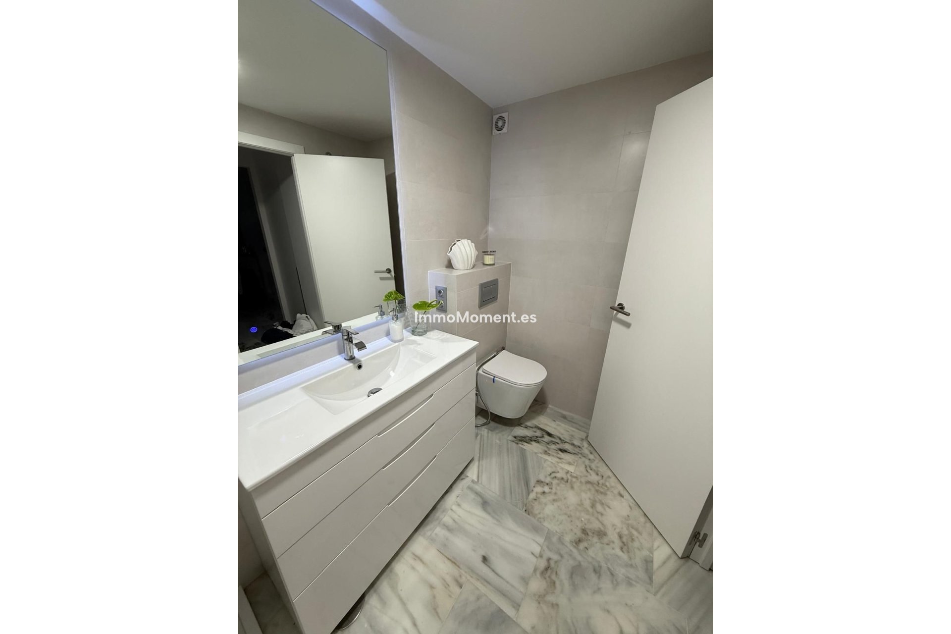 Resale - Apartment - Estepona - Selwo
