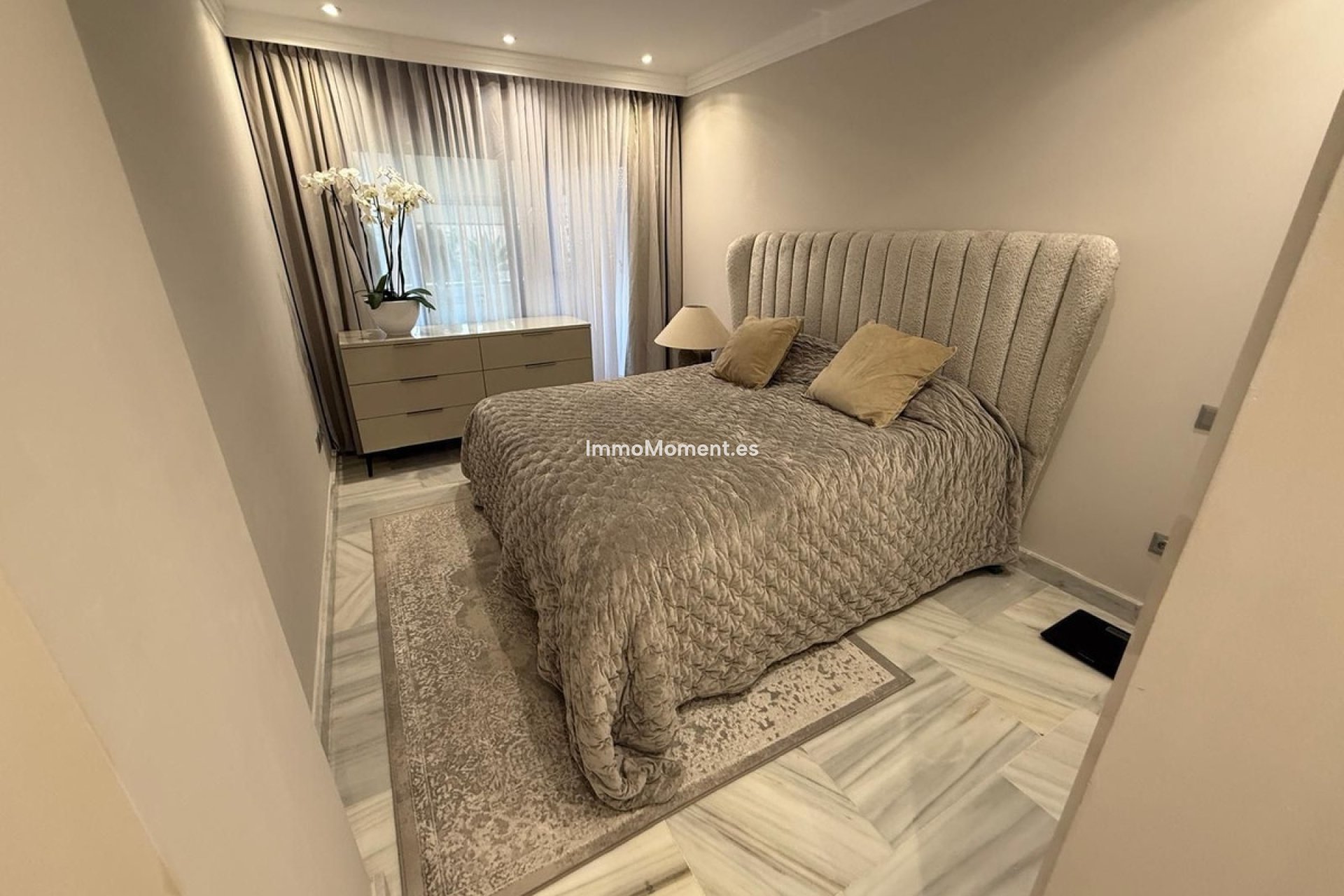 Resale - Apartment - Estepona - Selwo