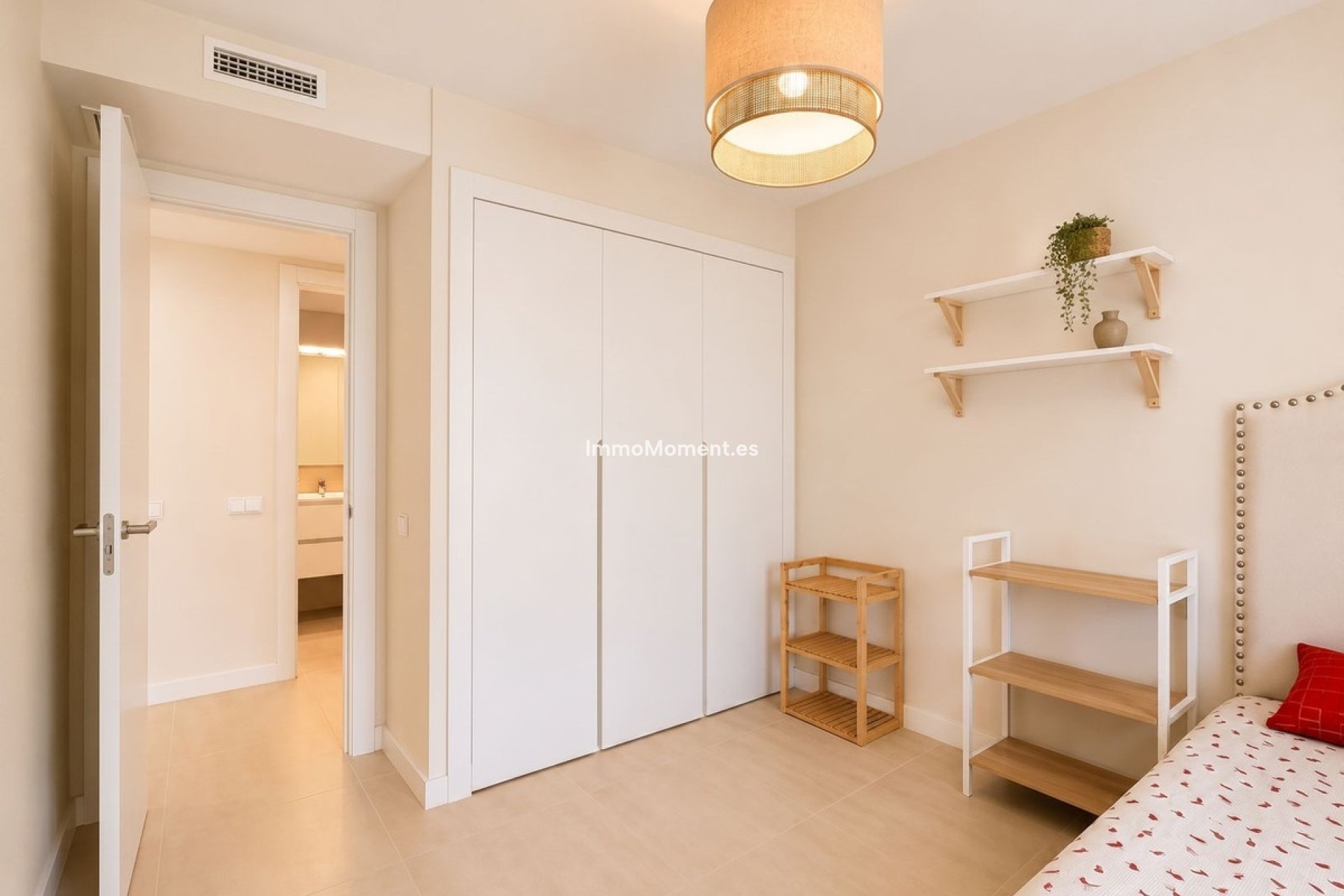 Resale - Apartment - Estepona - Selwo