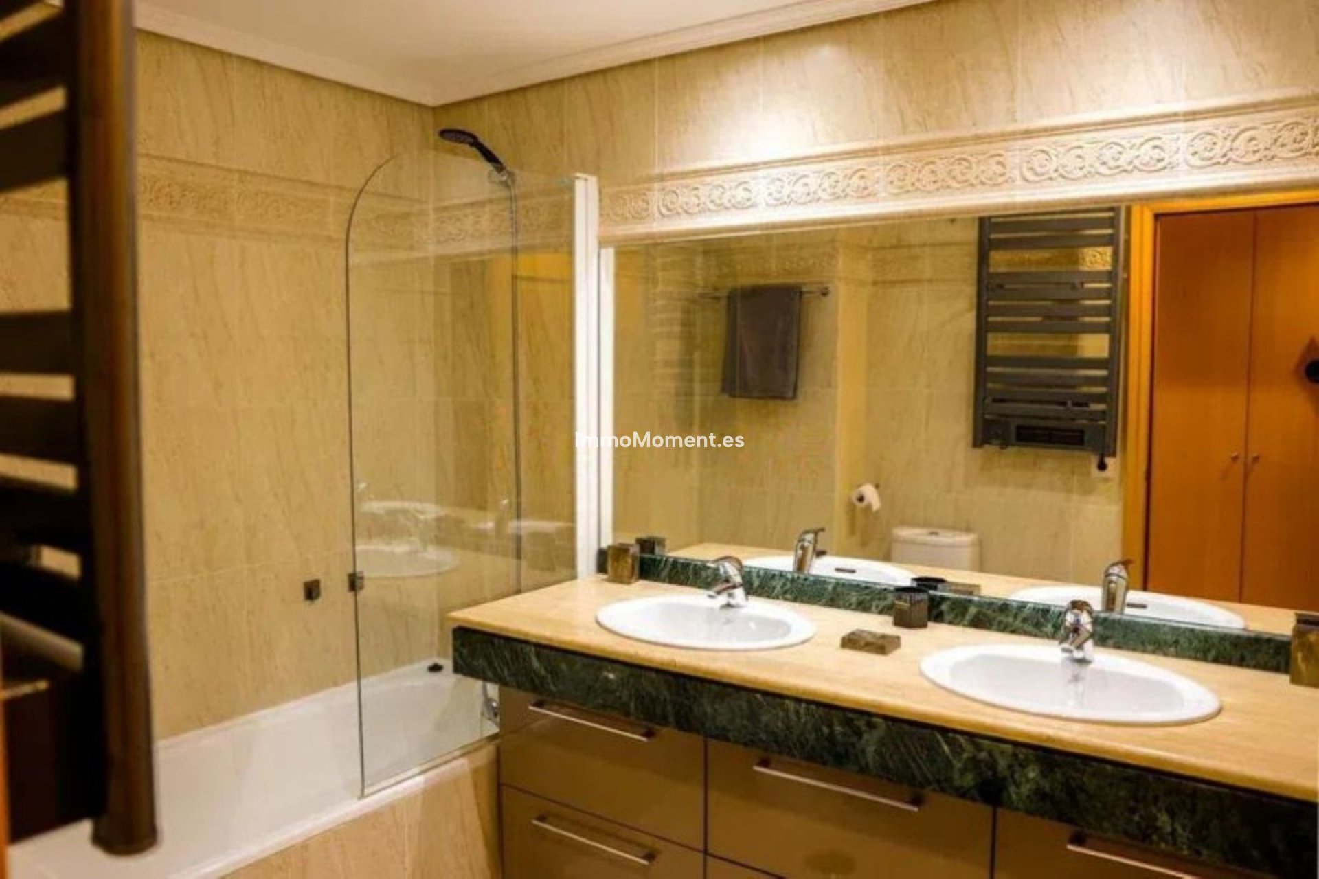 Resale - Apartment - Estepona - Selwo
