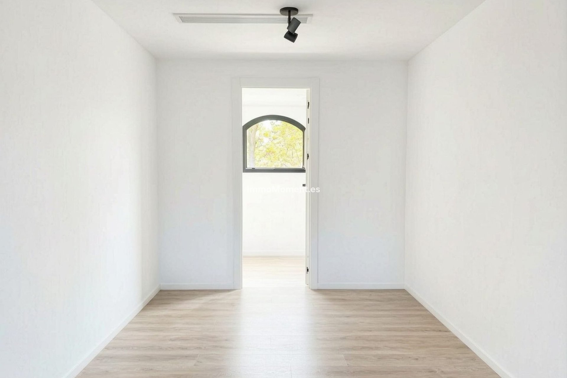 Resale - Apartment - Estepona - Selwo