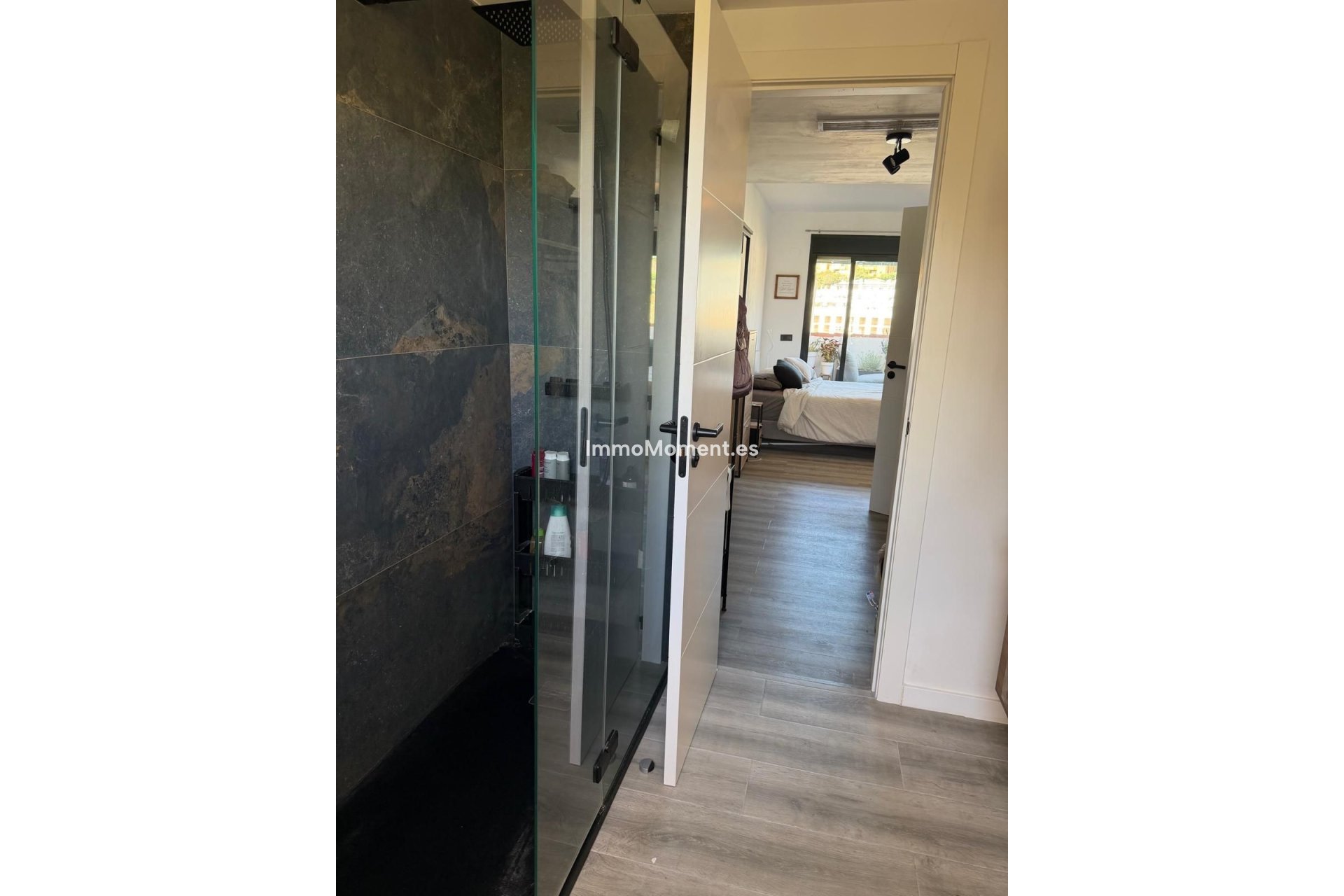 Resale - Apartment - Estepona - Selwo