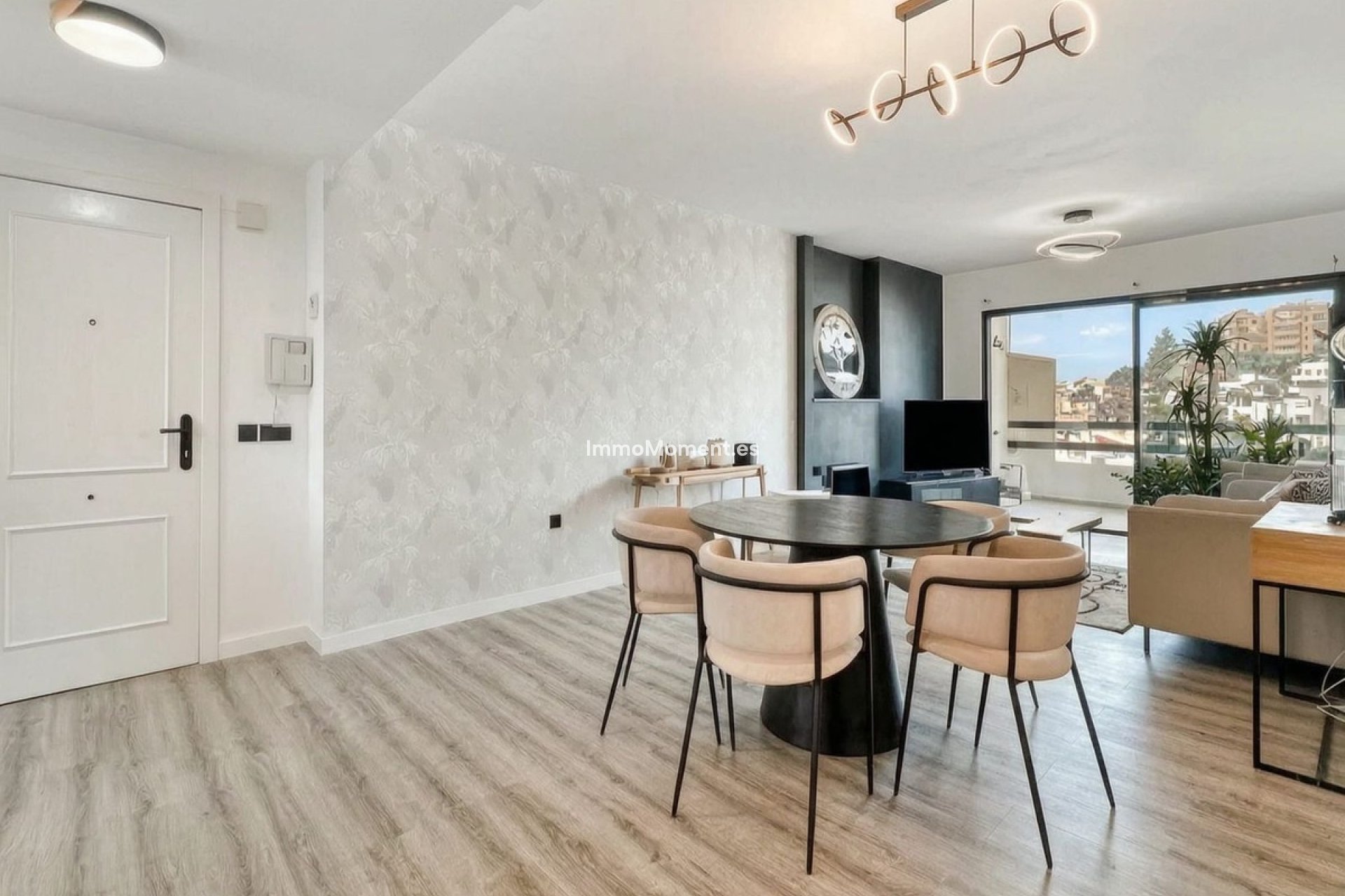 Resale - Apartment - Estepona - Selwo
