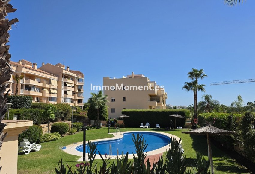 Resale - Apartment - Estepona - Selwo