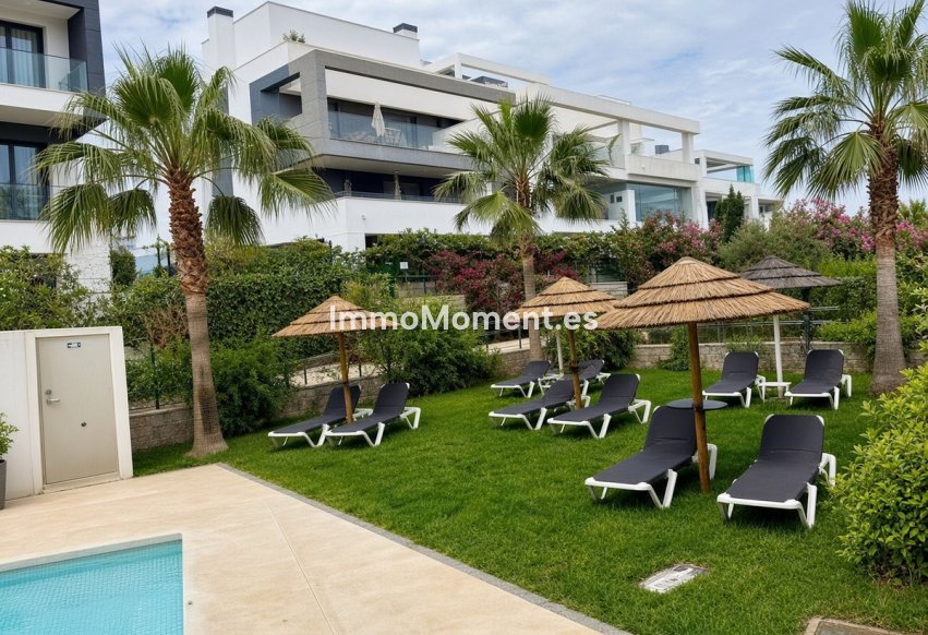 Resale - Apartment - Estepona - Selwo