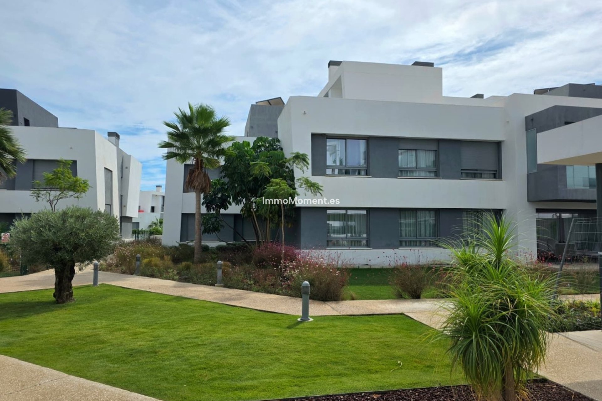 Resale - Apartment - Estepona - Selwo