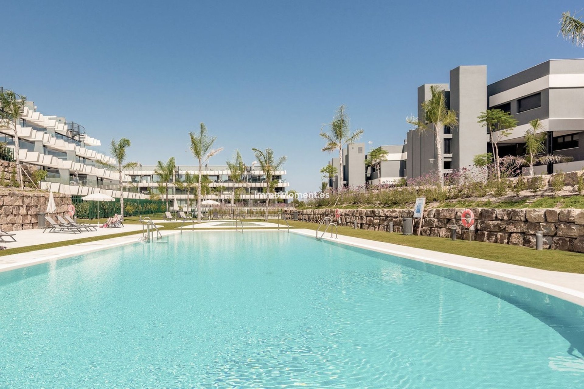 Resale - Apartment - Estepona - Selwo
