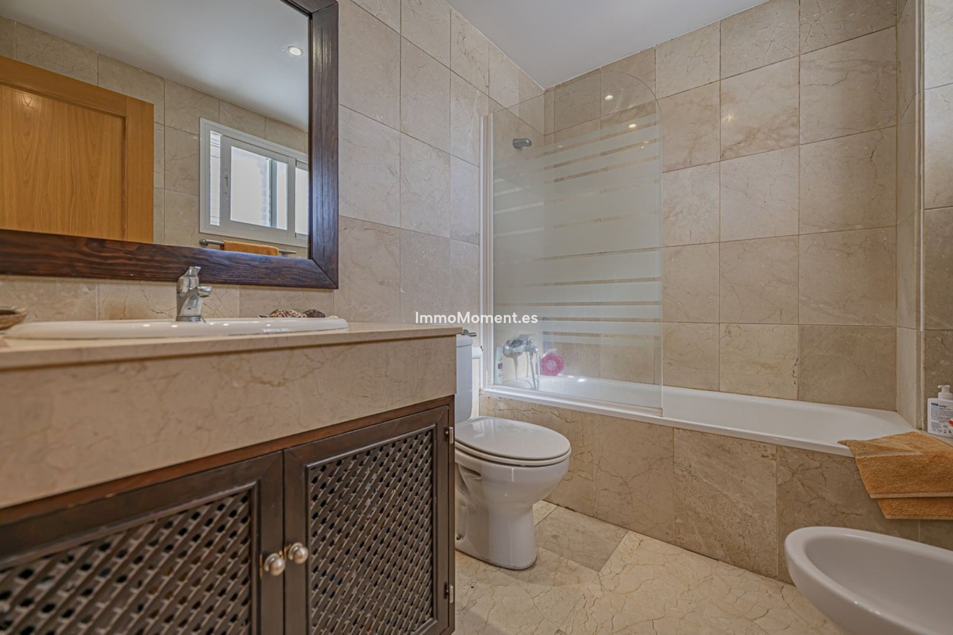 Resale - Apartment - Estepona - Selwo