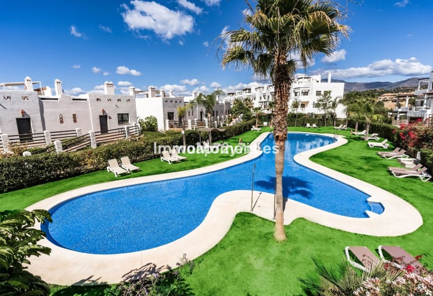 Resale - Apartment - Estepona - Selwo