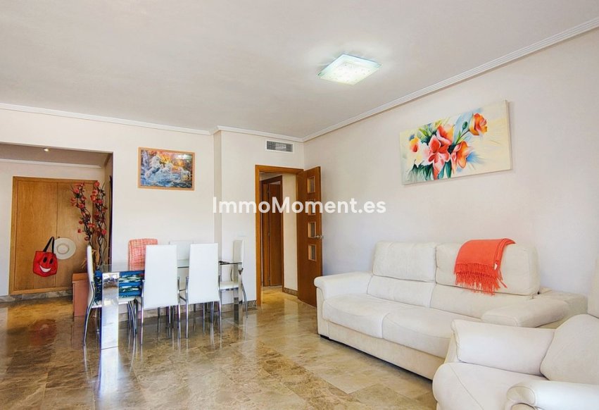 Resale - Apartment - Estepona - Selwo