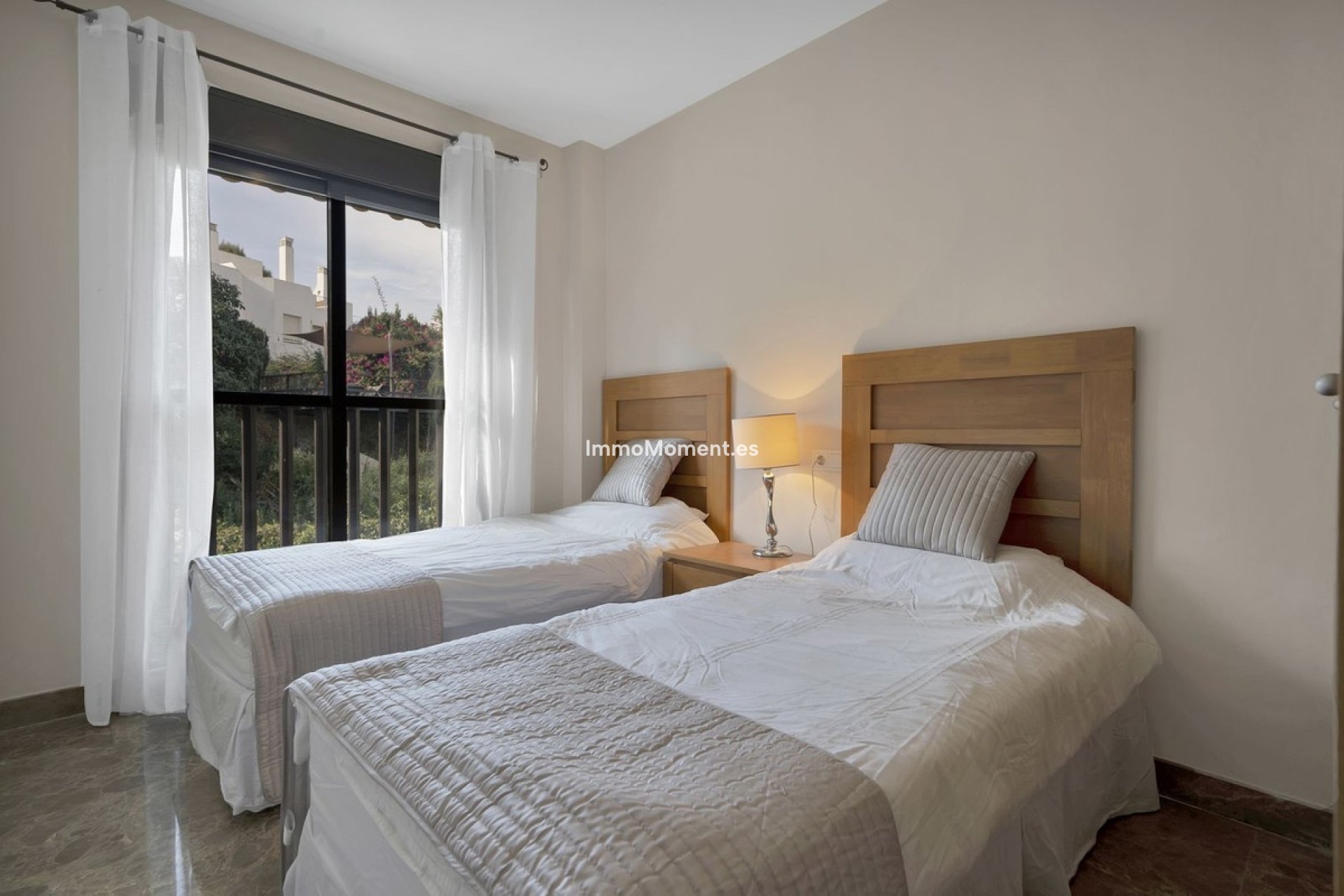 Resale - Apartment - Estepona - Selwo