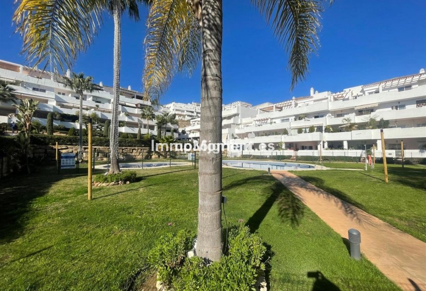 Resale - Apartment - Estepona - Selwo