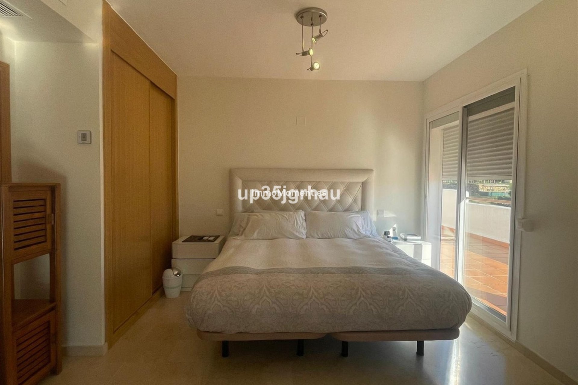 Resale - Apartment - Estepona - Selwo