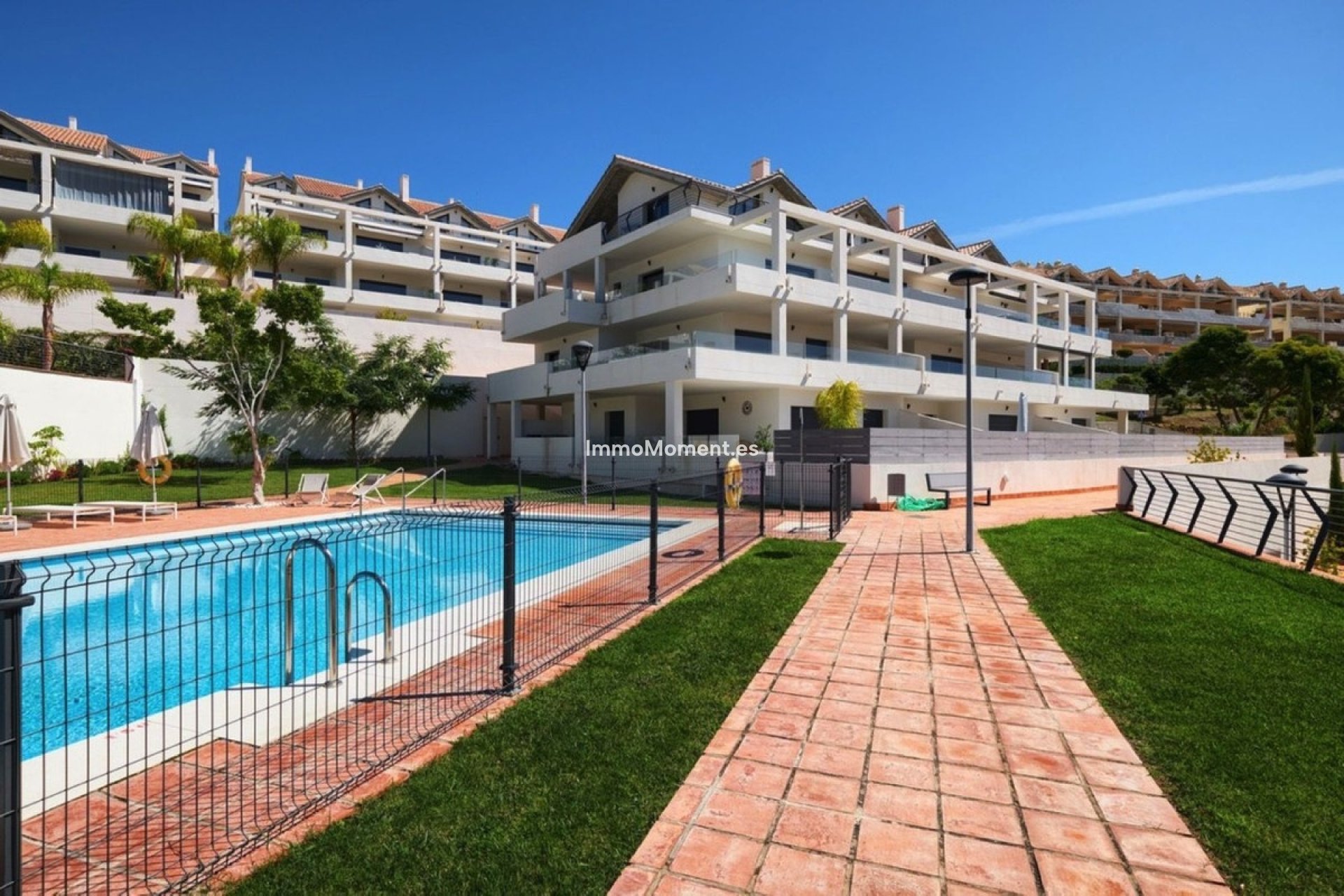 Resale - Apartment - Estepona - Selwo