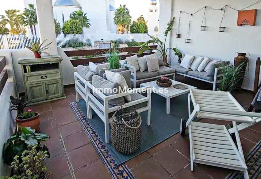 Resale - Apartment - Estepona - Selwo
