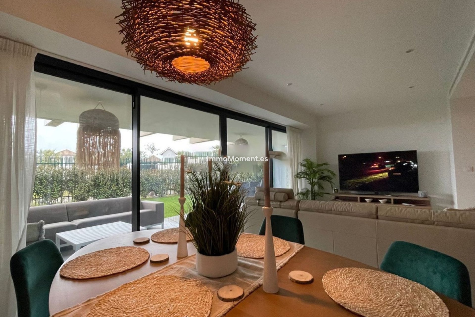 Resale - Apartment - Estepona - Selwo